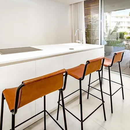 Apartment Te- Luxury Front Line Families Only