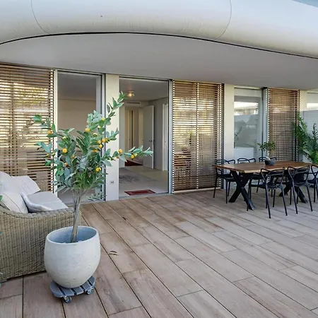 Te- Luxury Front Line Families Only * Estepona