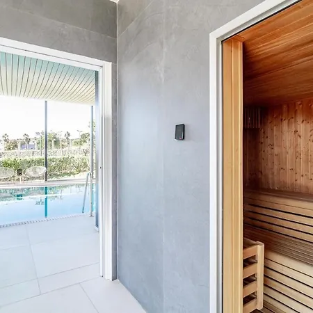 Apartment Te- Luxury Front Line Families Only