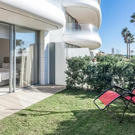 Te- Luxury Front Line Families Only Apartment *